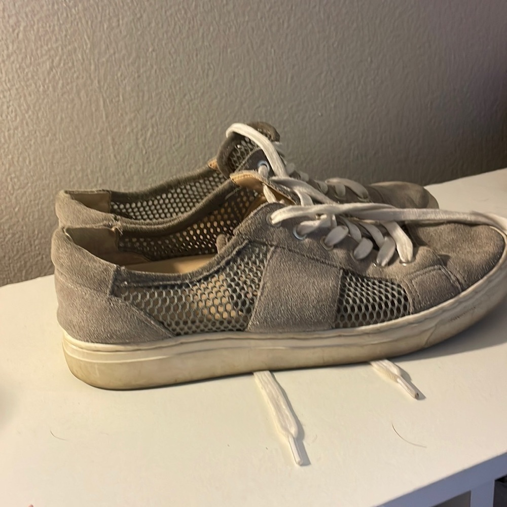 7.5 Vince camuto grey lace up mesh sneakers